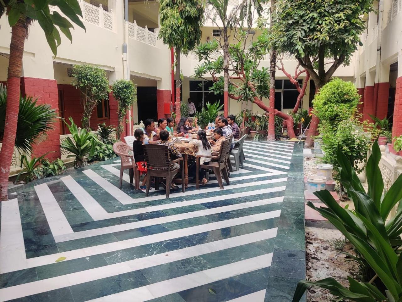 Hotel Tourist Rest House Agra Agra  Exterior photo